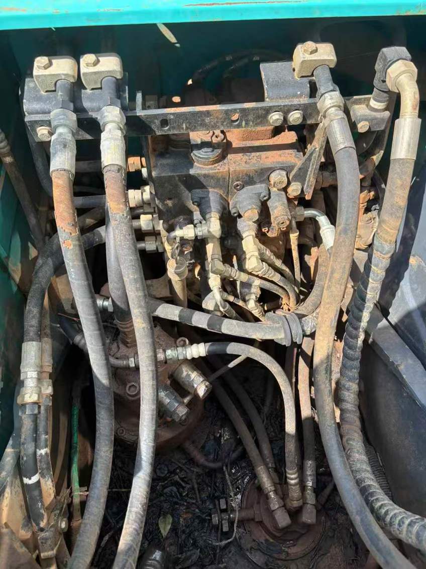 Used Kobelco SK140 Excavator 2014 Model / 4