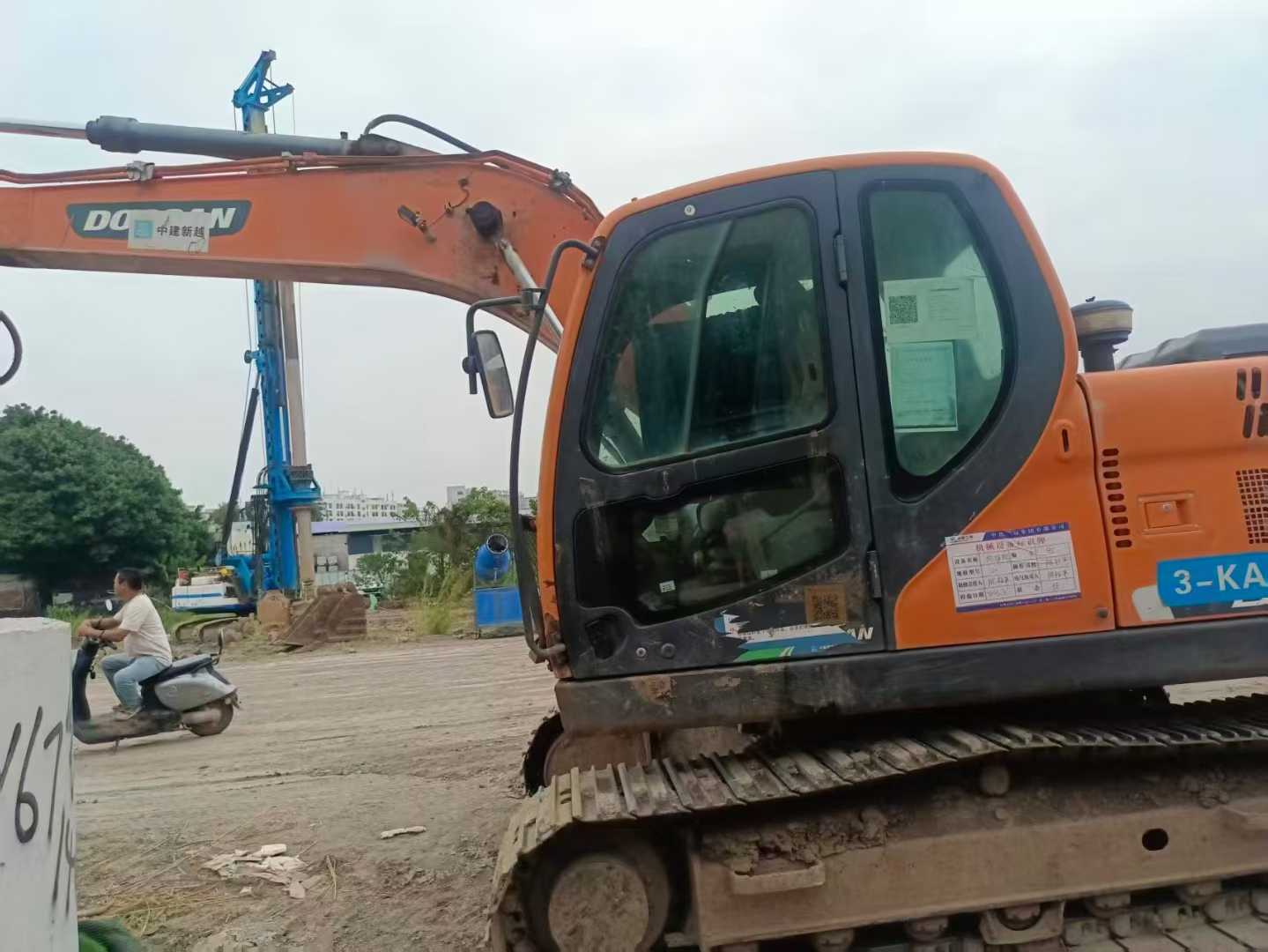 Used Doosan DH130LC-V Excavator 2016 Model / 9