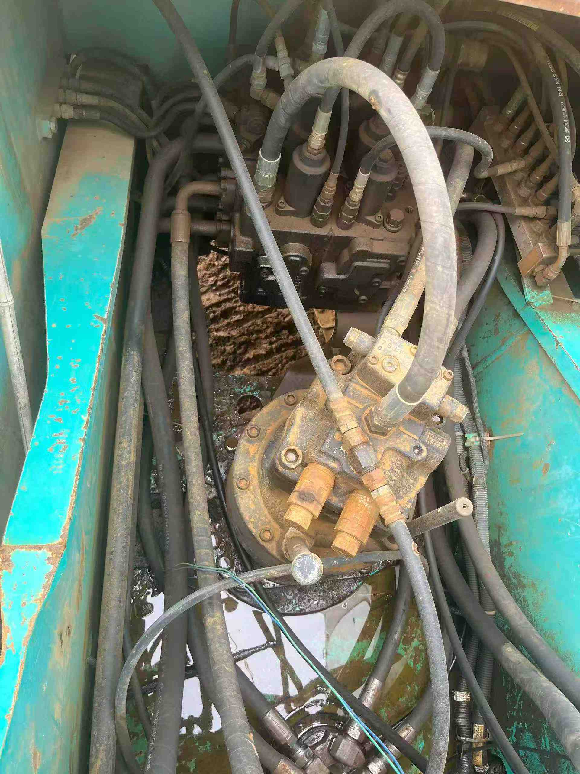 Used Kobelco SK200 Excavator 2016 Model / 6