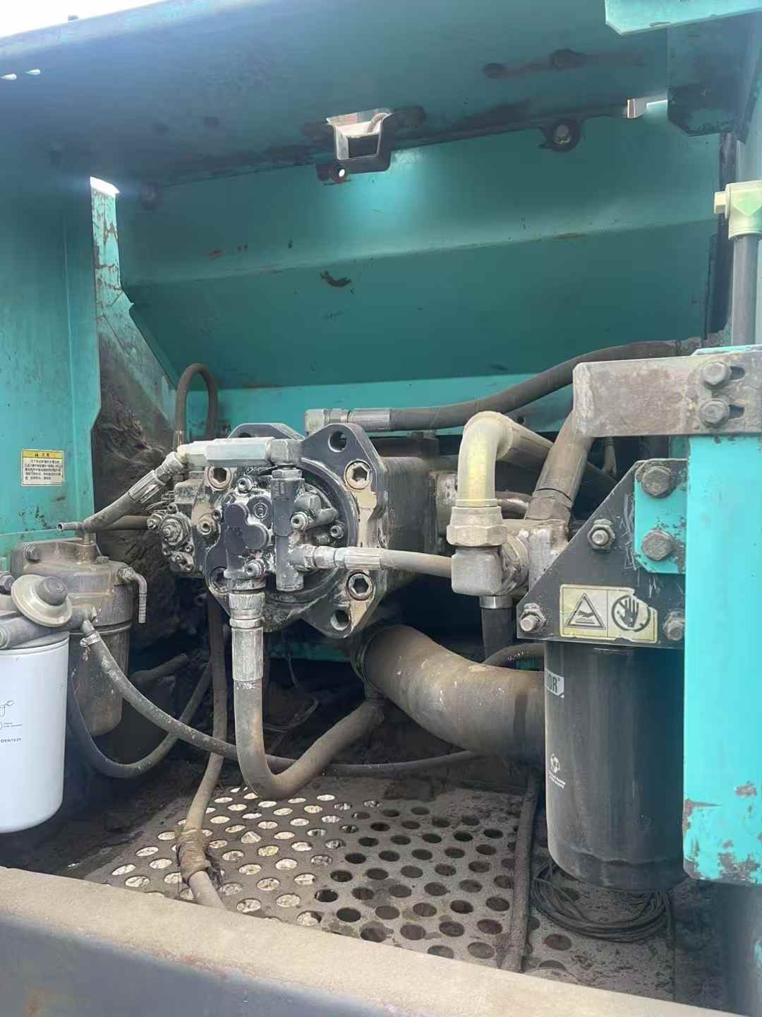 Used Kobelco SK200 Excavator 2016 Model / 8