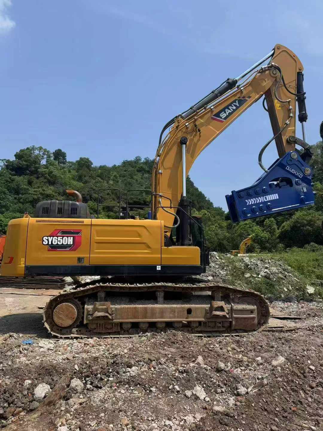 Used Sany SY650H Excavator 2023 Model / 4