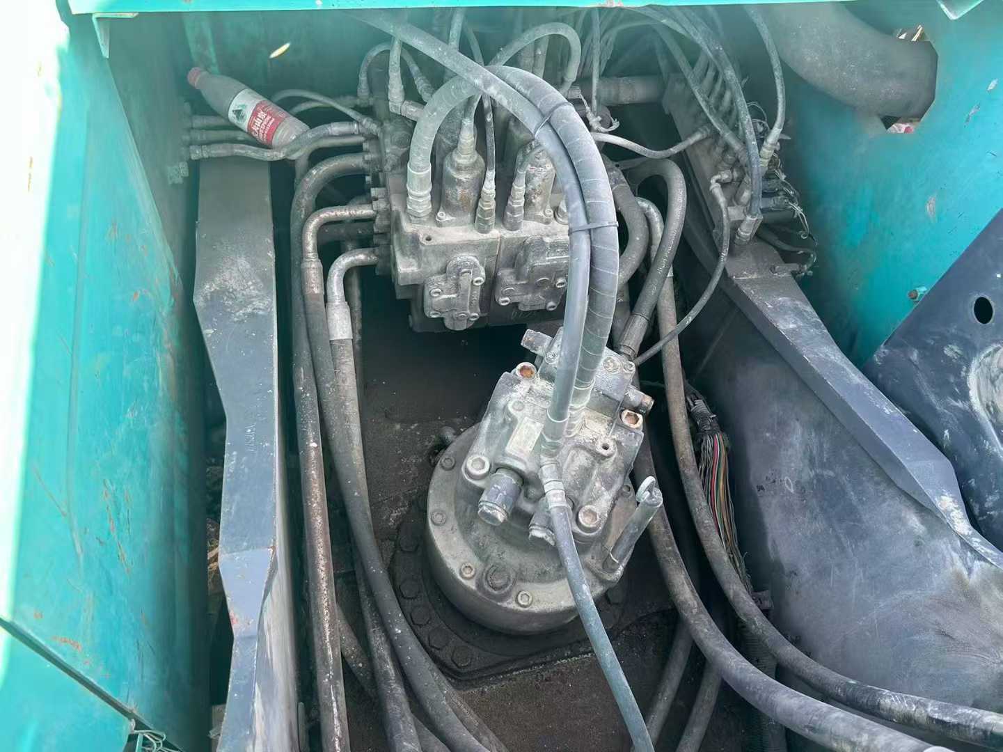 Used Kobelco SK210 Excavator 2013 Model / 6