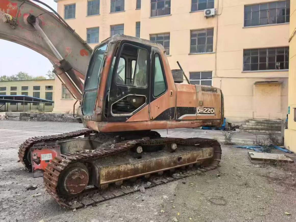 Used Doosan DH220-7 Excavator 2016 Model / 7