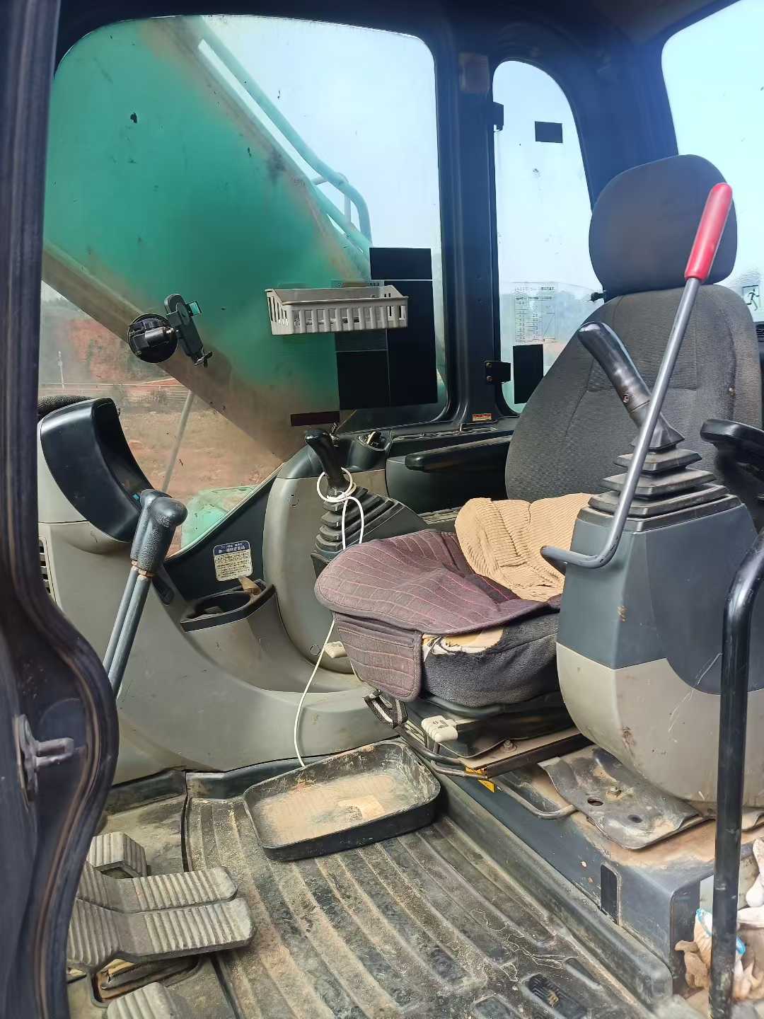 Used Kobelco SK200 Excavator 2012 Model / 8