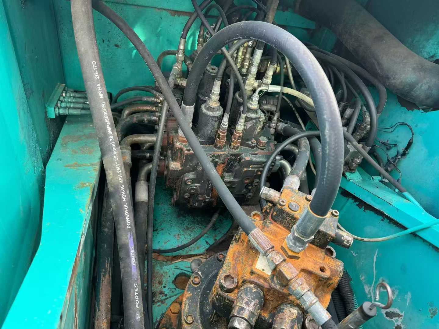 Used Kobelco SK200-11 Excavator 2016 Model / 6