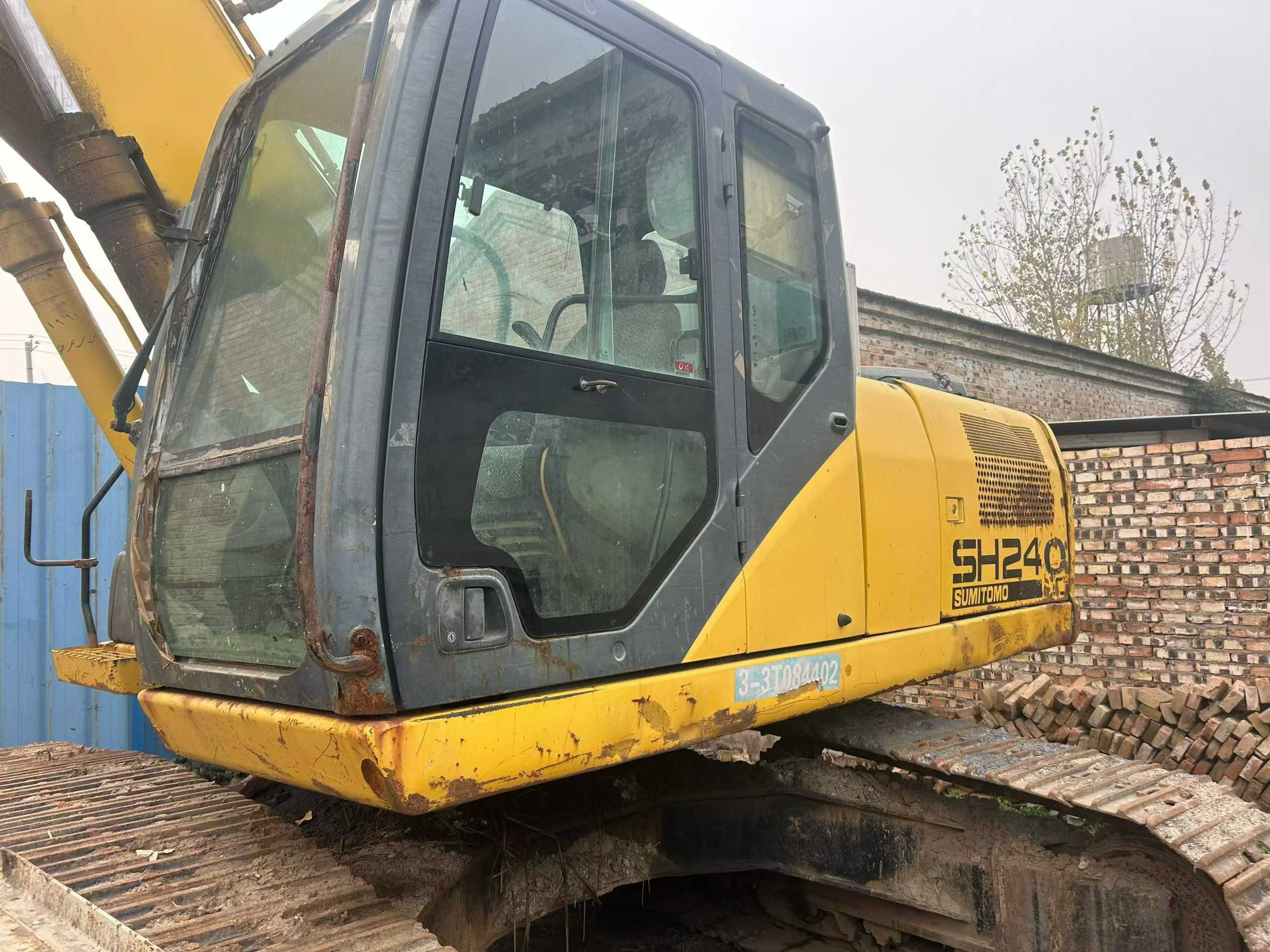 Used Sumitomo SH220 Excavator 2011 Model