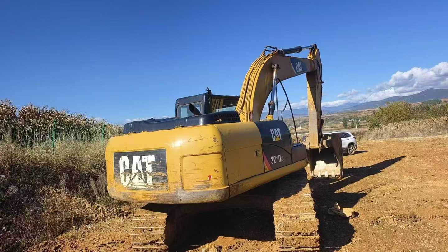 Used Caterpillar 323D2L Excavator 2016 Model