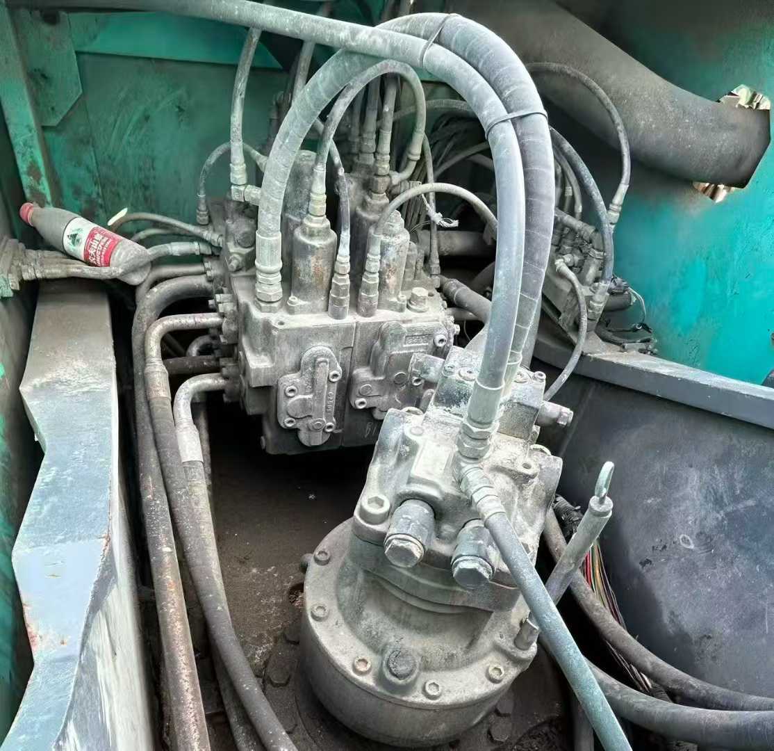 Used Kobelco SK210 Excavator 2013 Model / 8