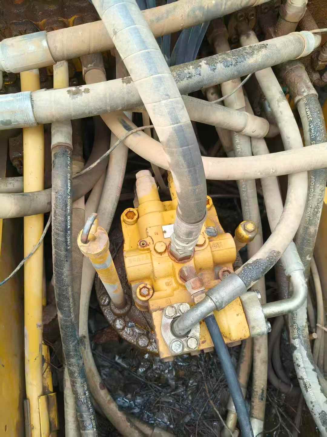 Used Caterpillar 323DL Excavator 2015 Model / 6