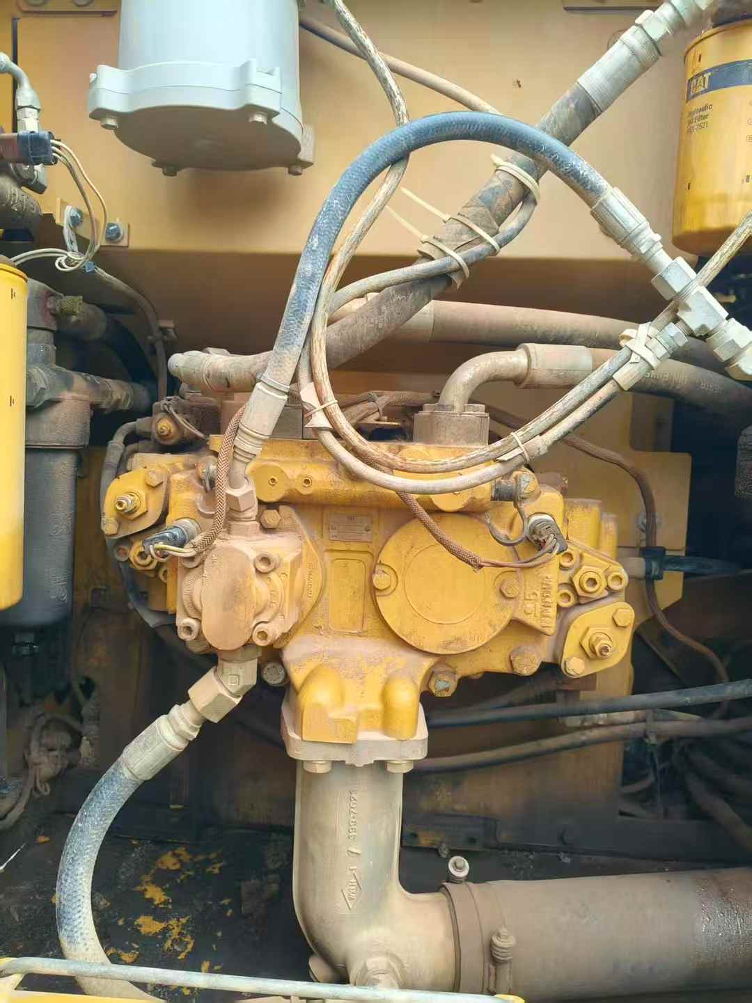 Used Caterpillar 323DL Excavator 2015 Model / 7