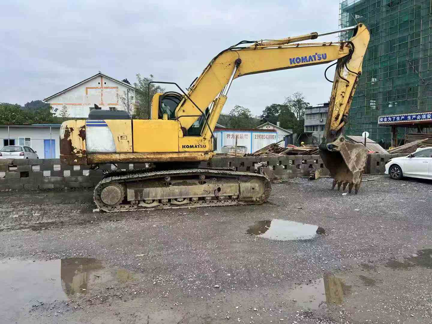 Used Komatsu PC220 Excavator 2012 Model