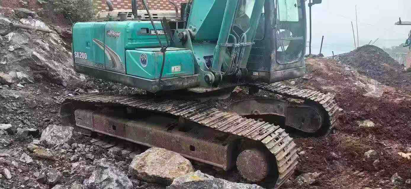 Used Kobelco SK200 Excavator 2016 Model / 4