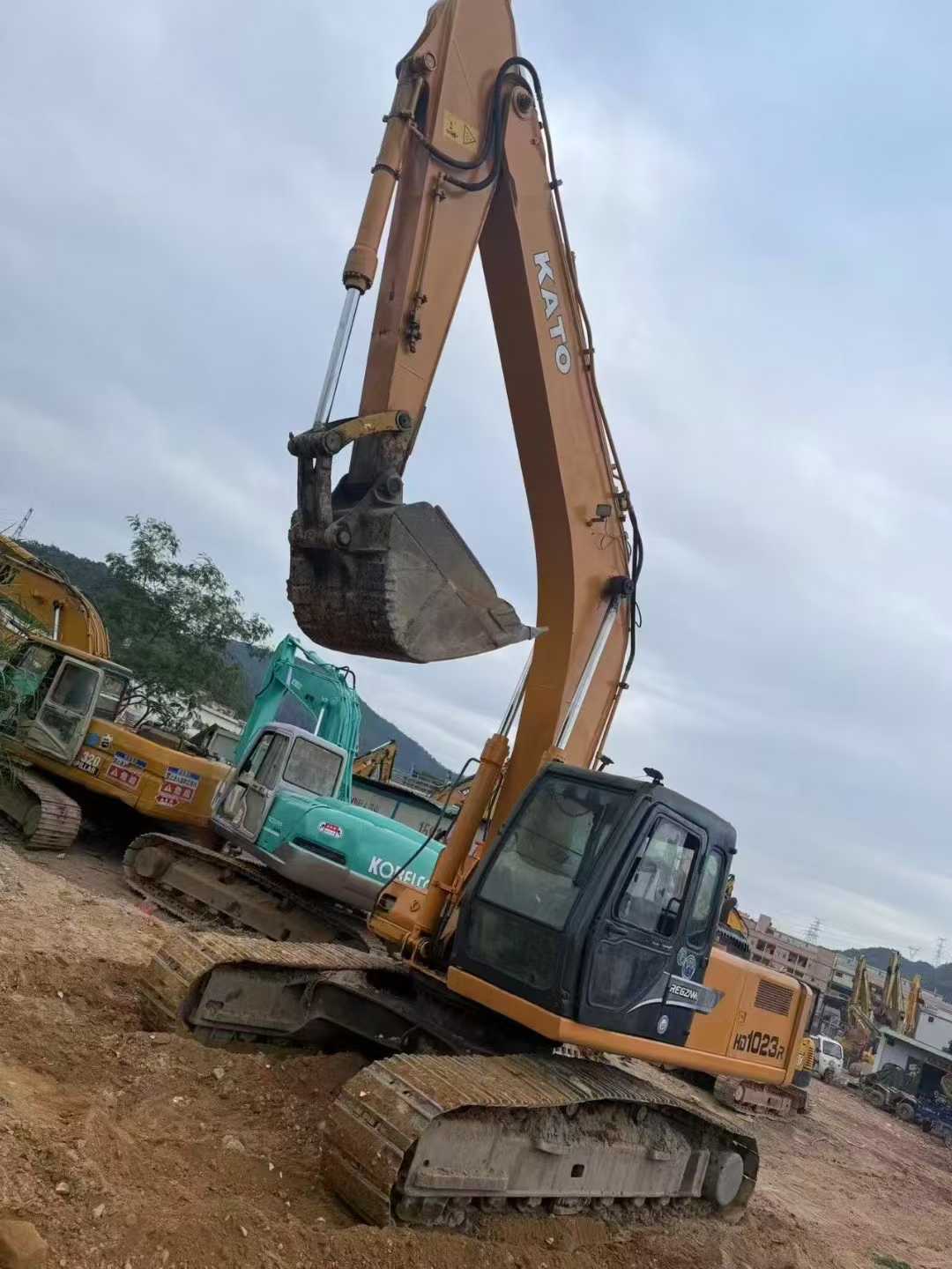 Used Kato HD1023R Excavator 2016 Model