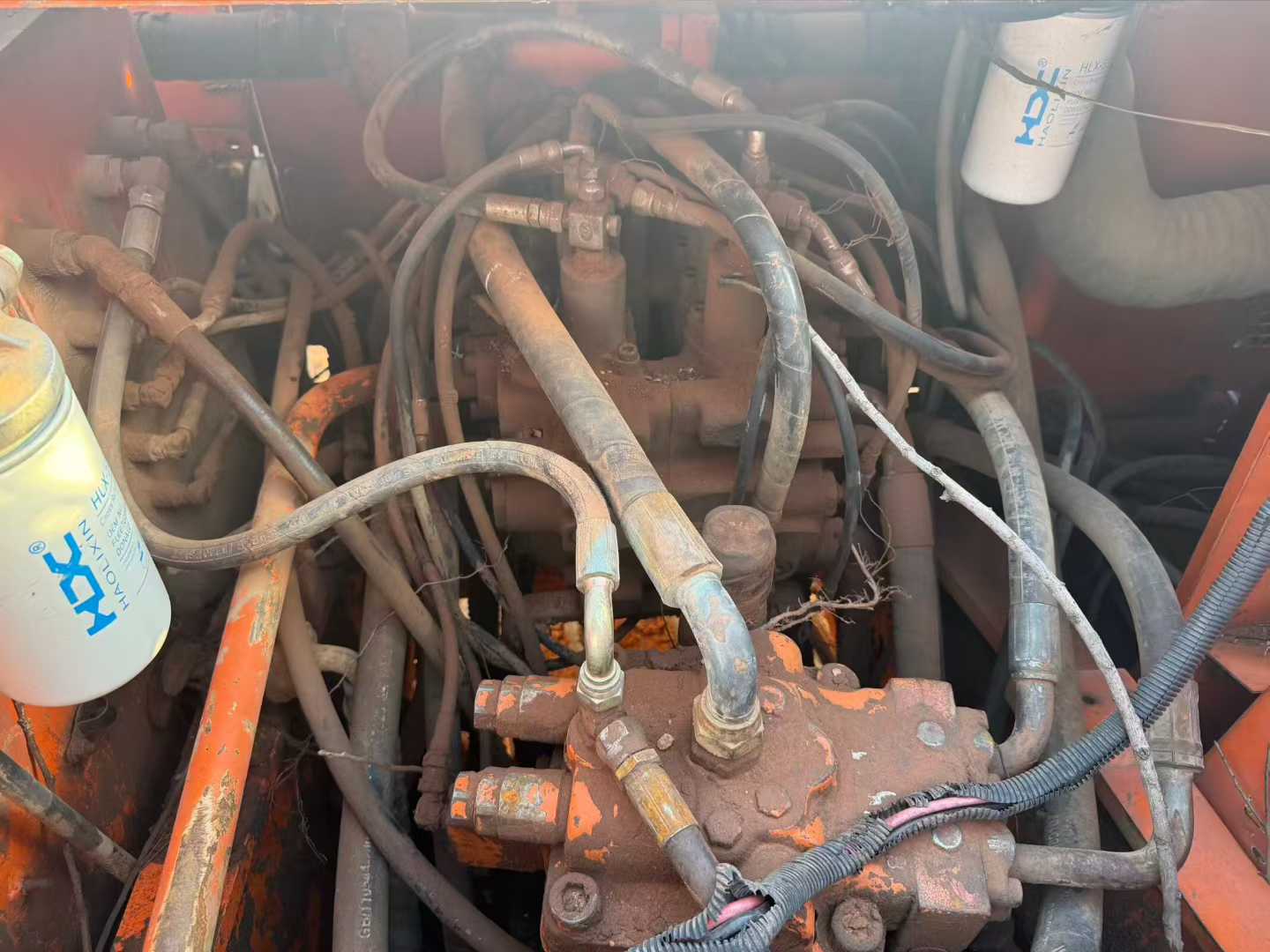 Used Doosan DH220-7 Excavator 2016 Model / 7