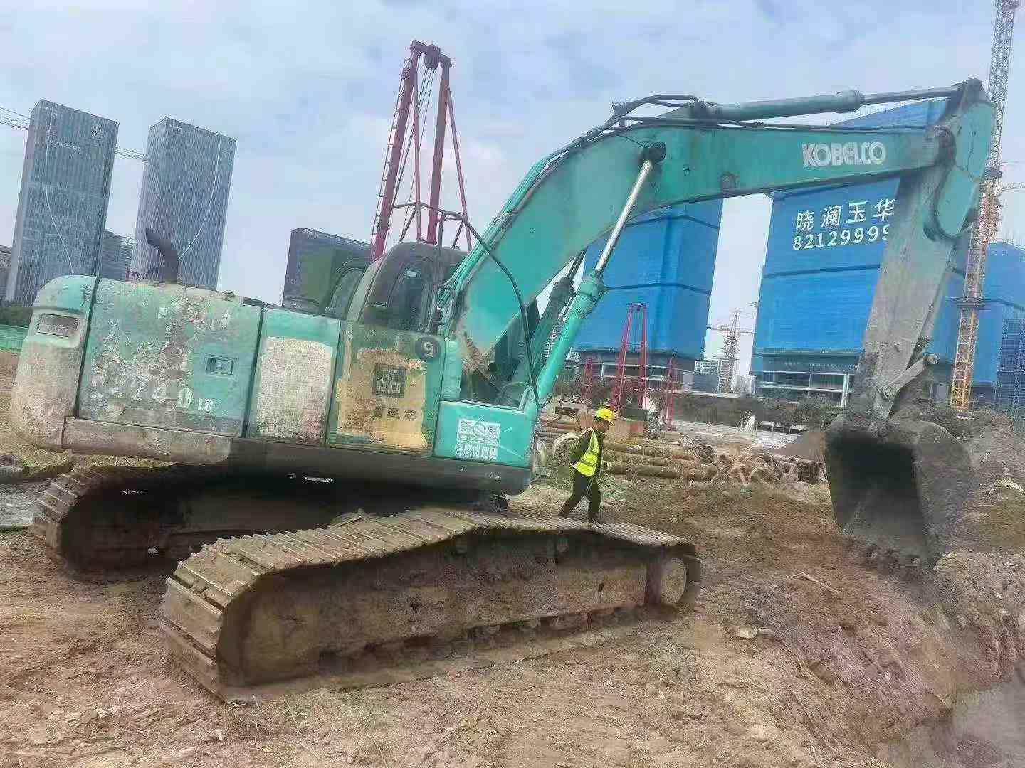 Used Kobelco SK210 Excavator 2016 Model / 2