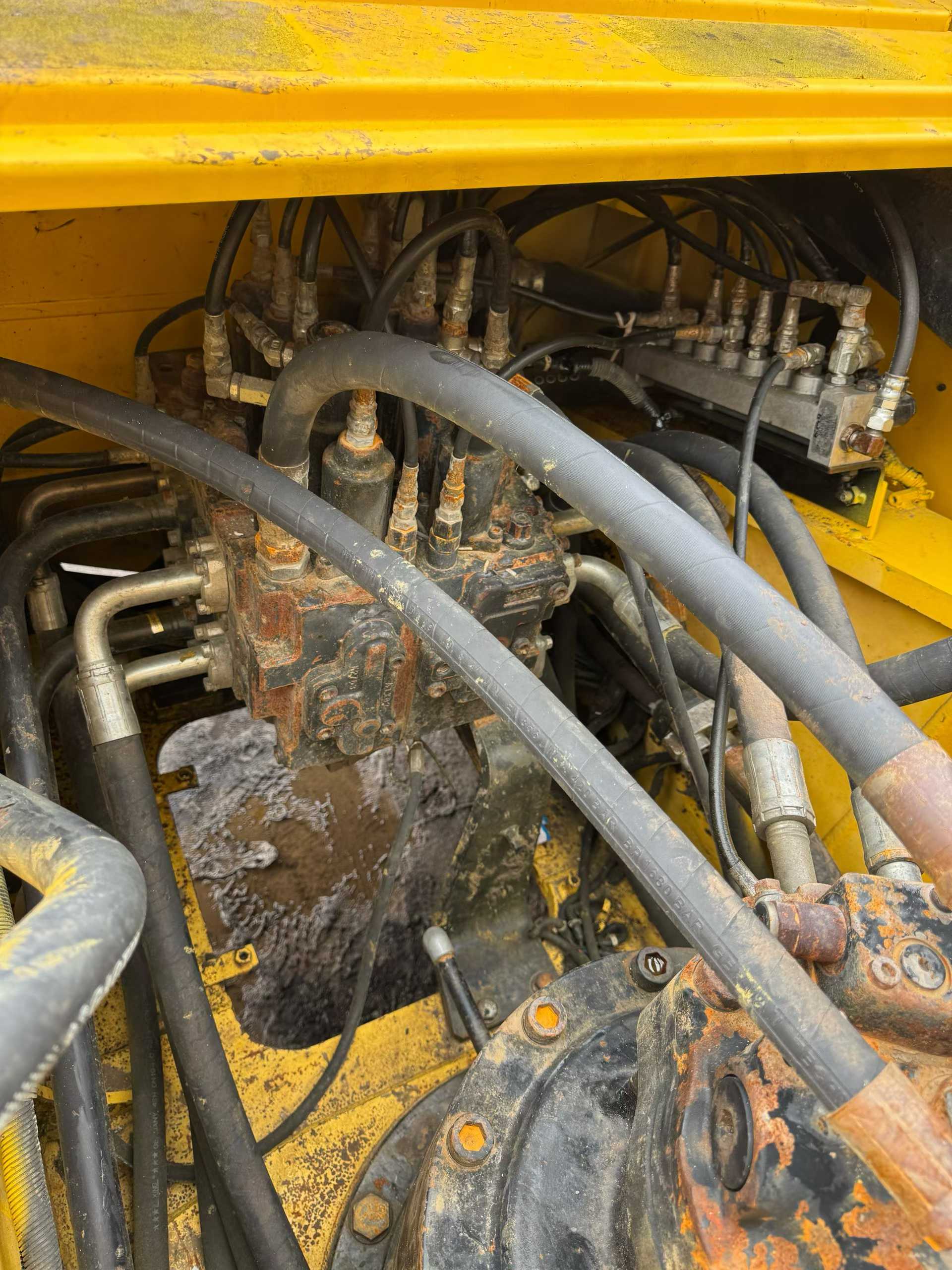 Used Kobelco SK330 Excavator 2016 Model / 4