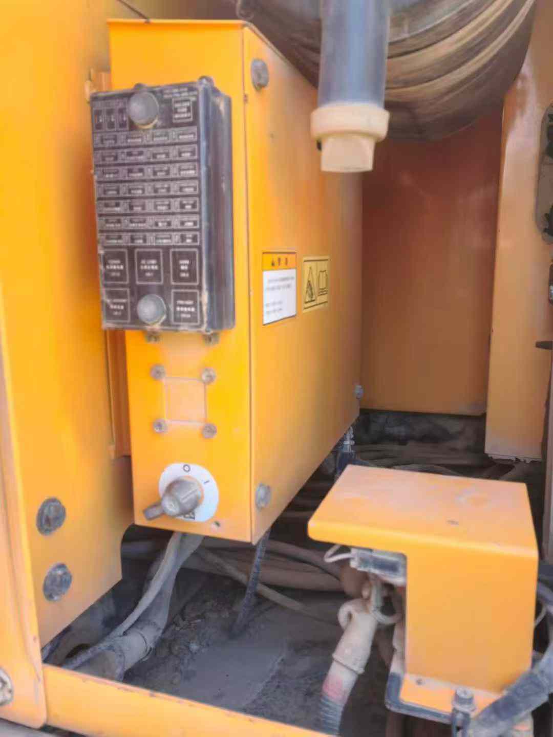 Used Hyundai R215VS Excavator 2018 Model / 7