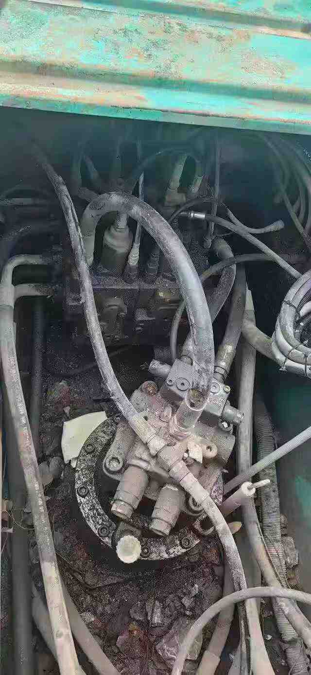 Used Kobelco SK200 Excavator 2016 Model / 2