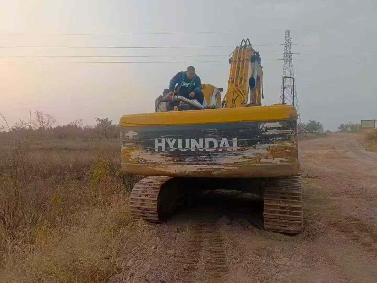 Used Hyundai R305LC-9T Excavator 2016 Model