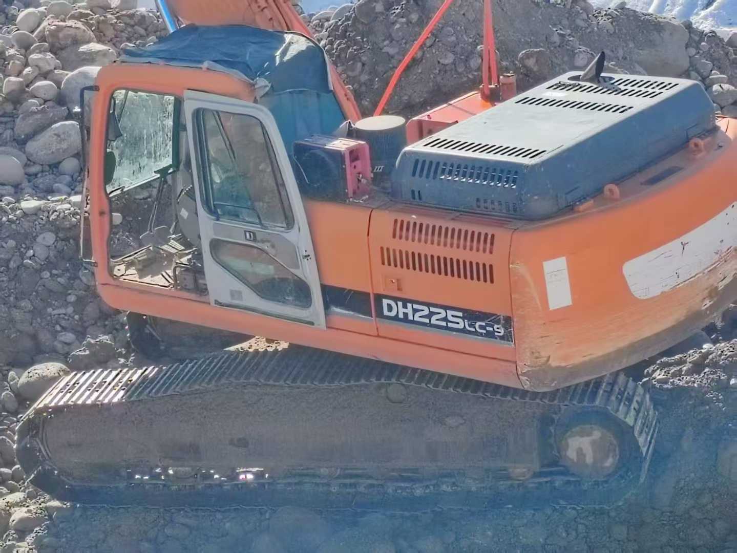 Used Doosan DH220 Excavator 2016 Model / 3