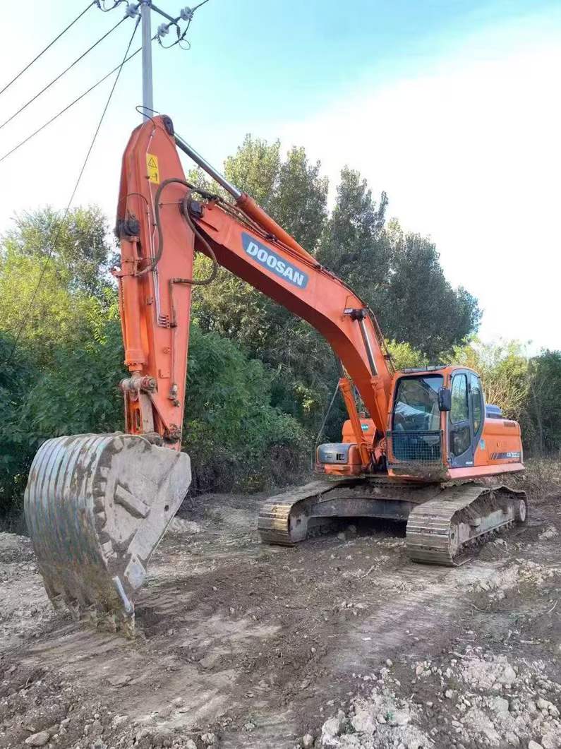Used Doosan DX60 Excavator 2016 Model / 3