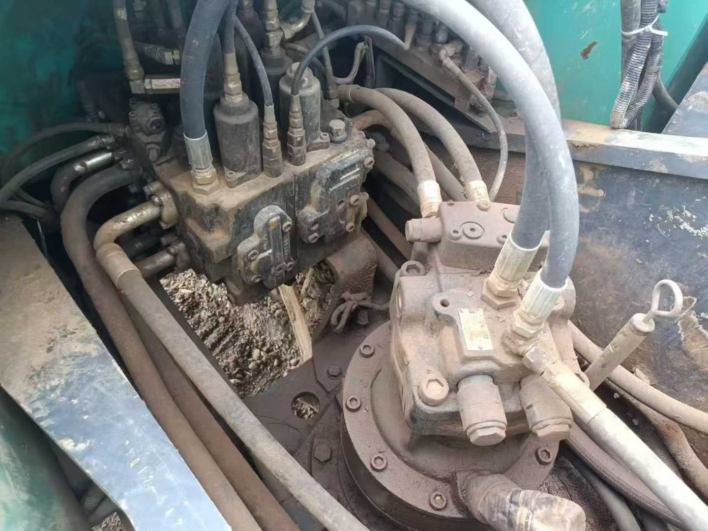 Used Kobelco SK200 Excavator 2012 Model / 8