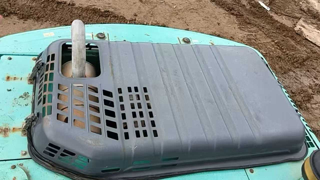 Used Kobelco SK200 Excavator 2012 Model / 6