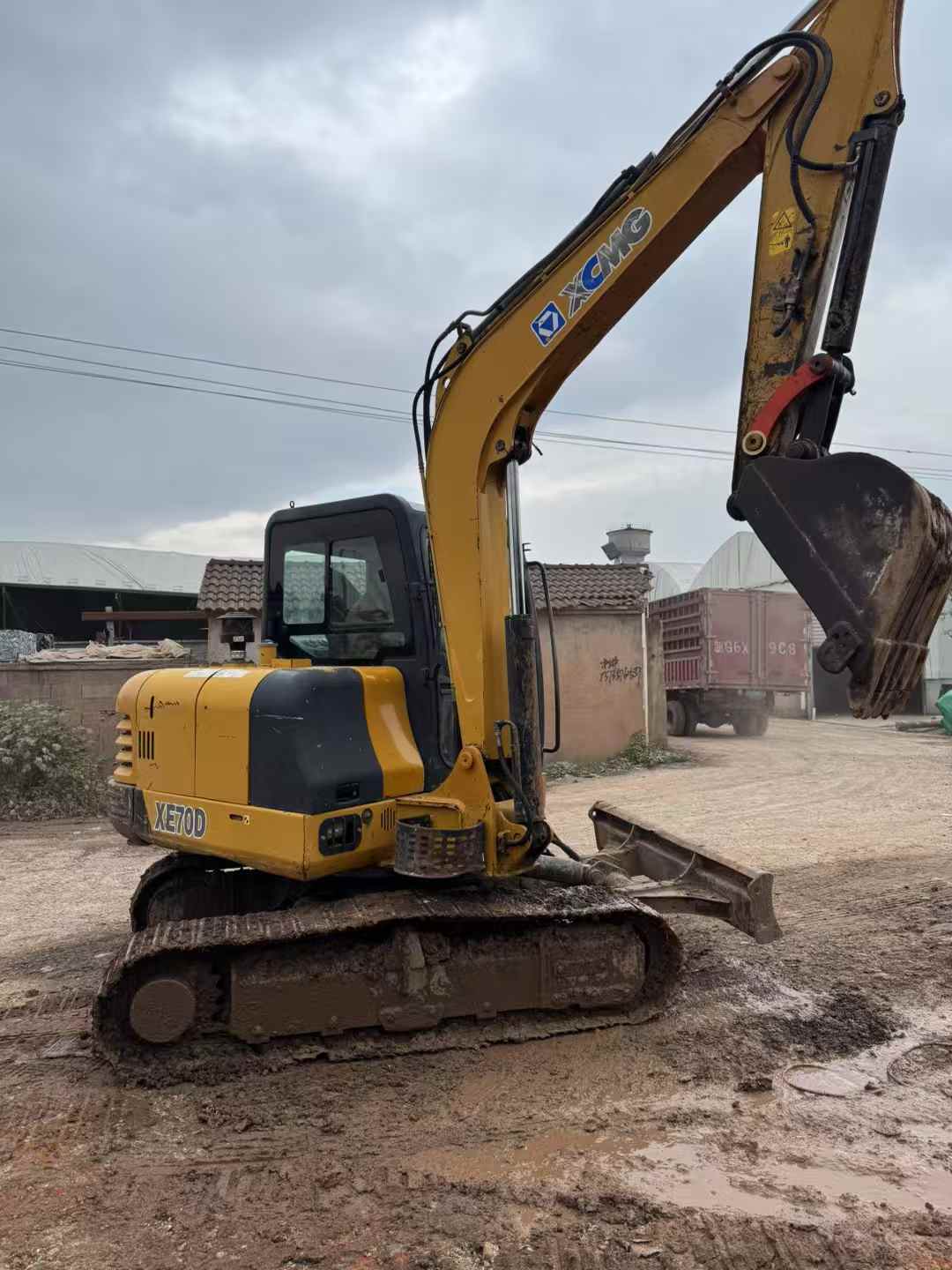Used XCMG XE60 Excavator 2017 Model / 3
