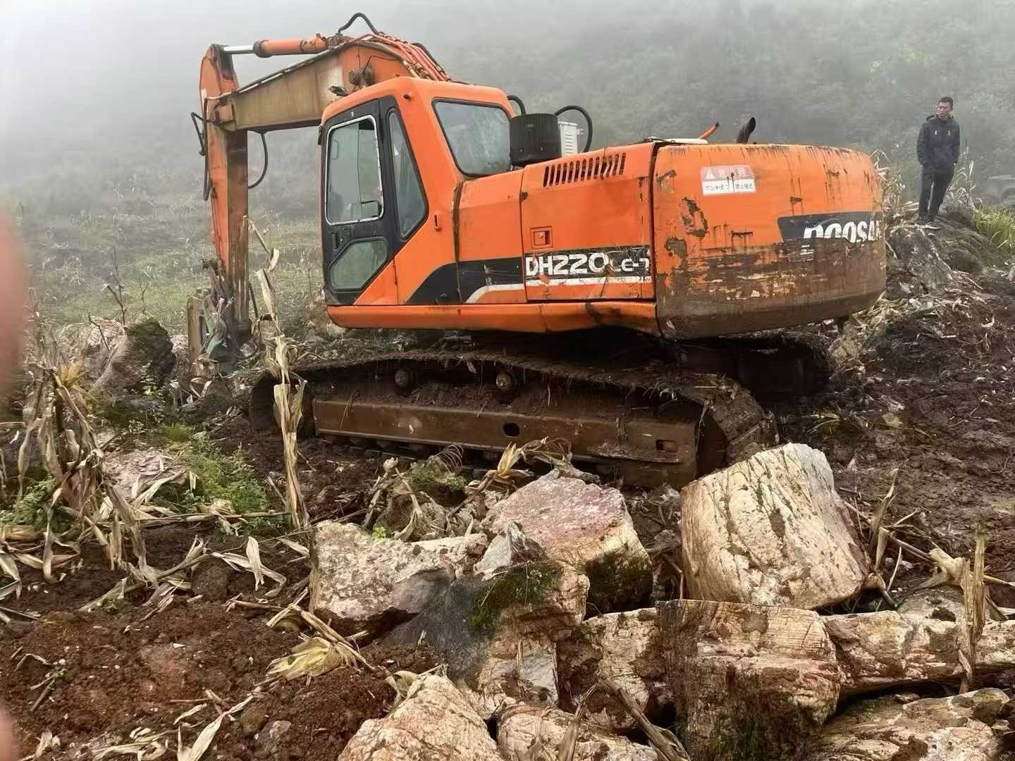 Used Doosan DH220-7 Excavator 2016 Model