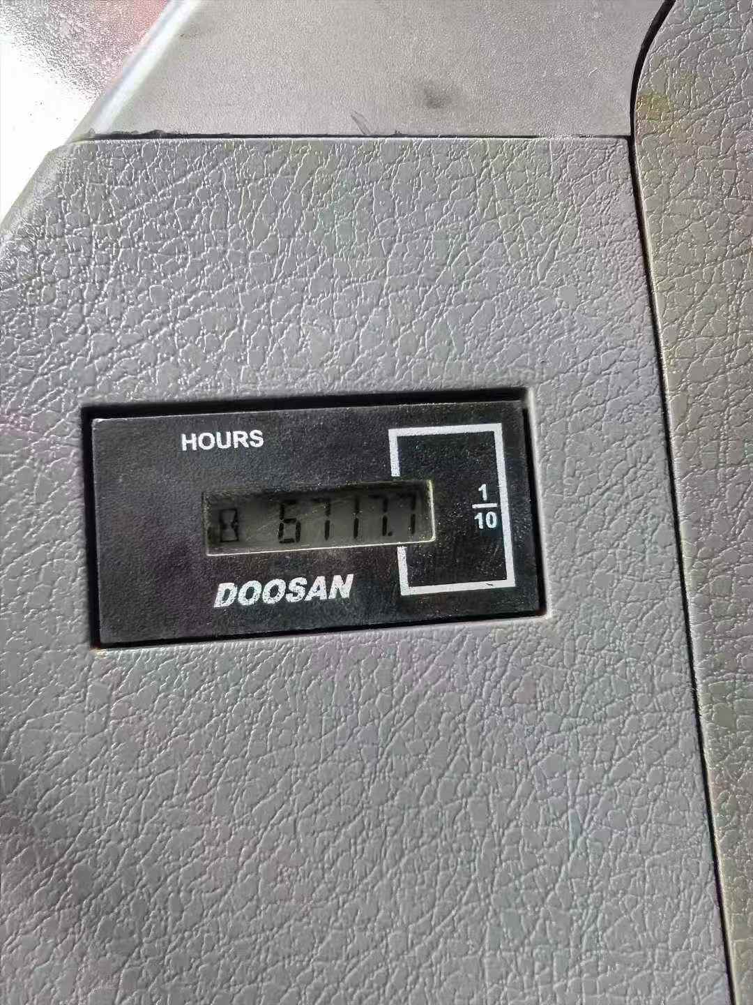 Used Doosan DH220 Excavator 2018 Model / 6