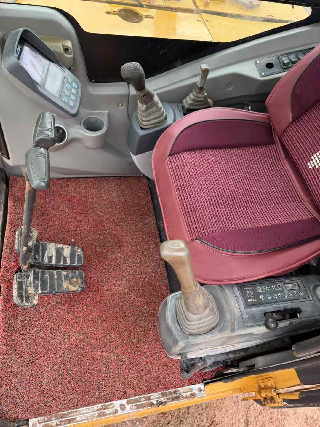 Used XCMG XE60 Excavator 2017 Model / 6