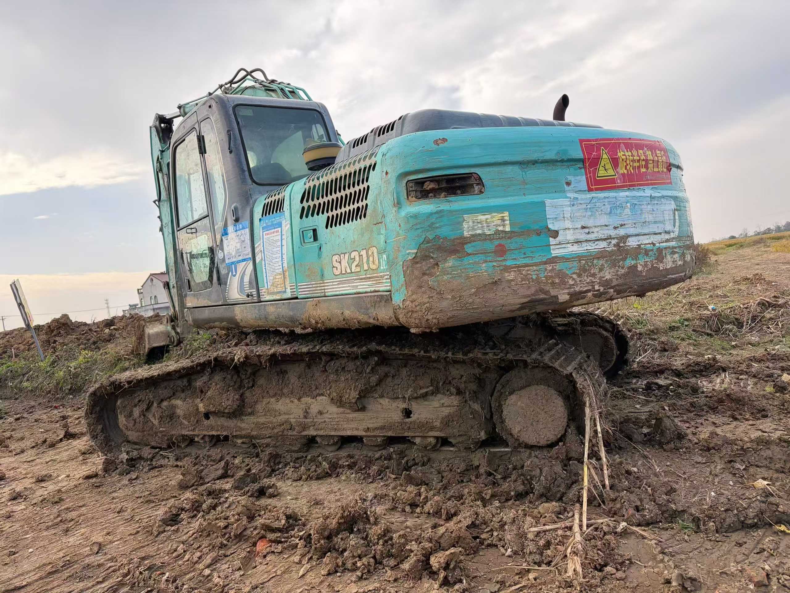 Used Kobelco SK210 Excavator 2012 Model / 6