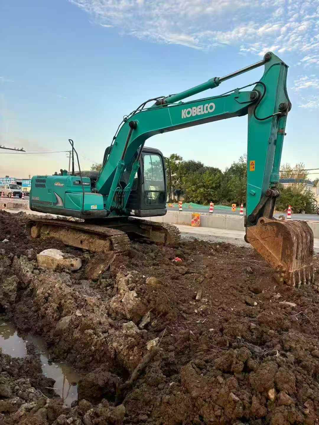 Used Kobelco SK130 Excavator 2012 Model / 2