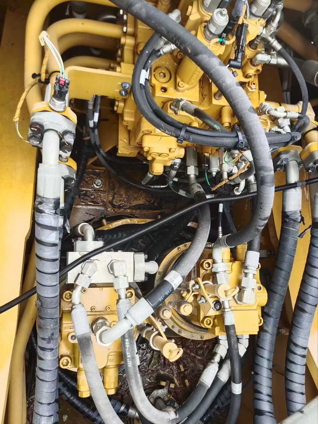 Used Caterpillar 350L Excavator 2023 Model / 5