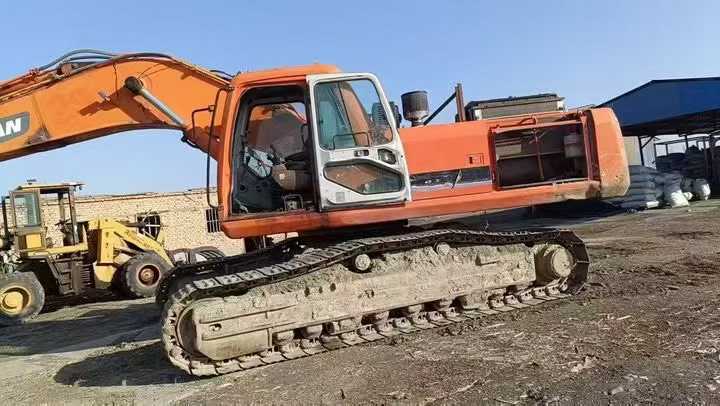 Used Doosan DH70 Excavator 2012 Model / 7