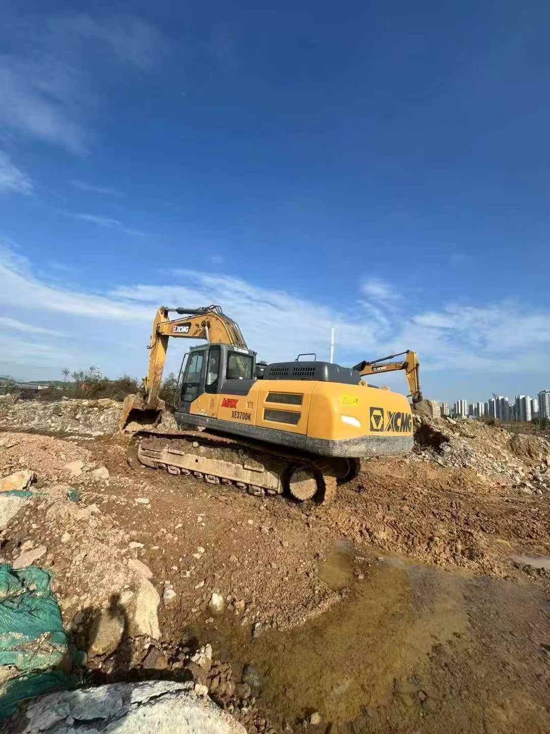 Used XCMG XE370 Excavator 2021 Model / 4