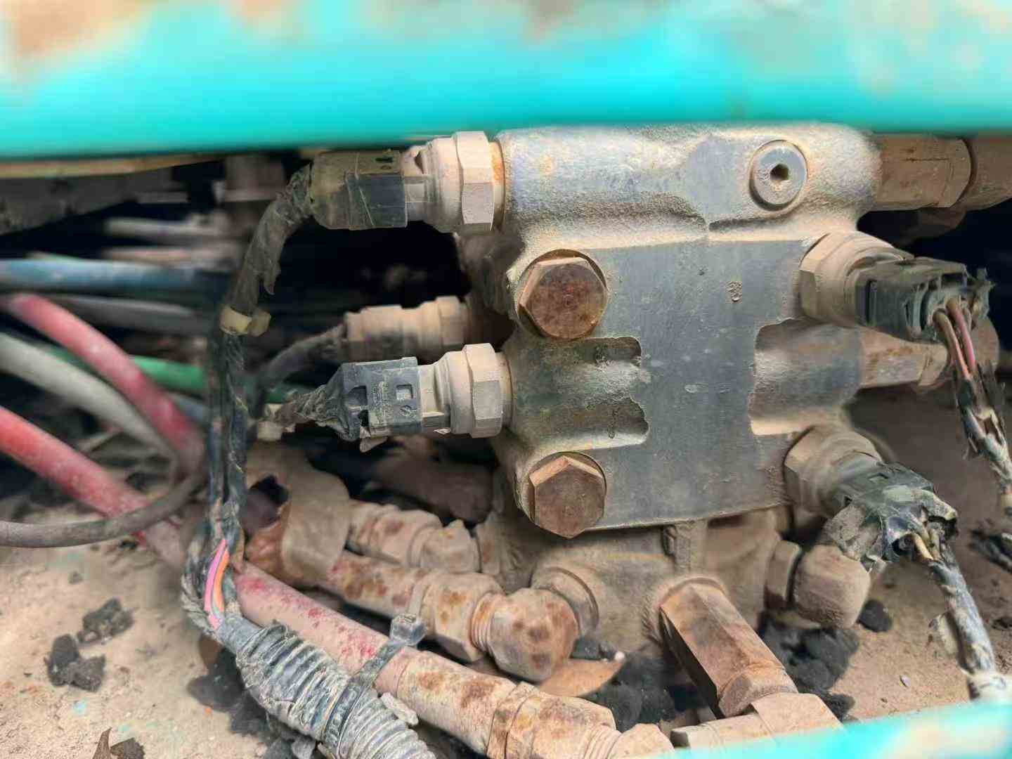 Used Kobelco SK200 Excavator 2016 Model / 9