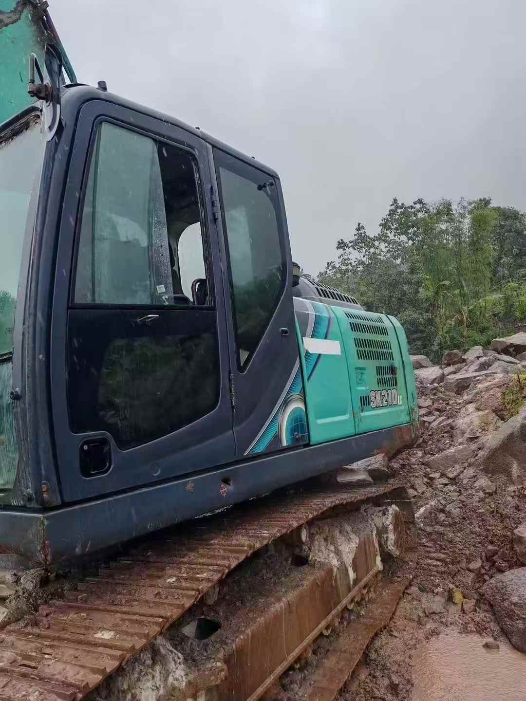 Used Kobelco SK210 Excavator 2019 Model / 3