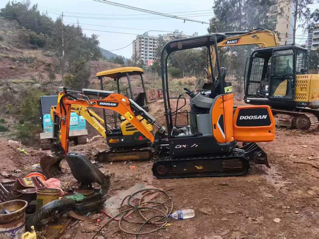 Used Doosan DX17z Excavator 2021 Model / 6