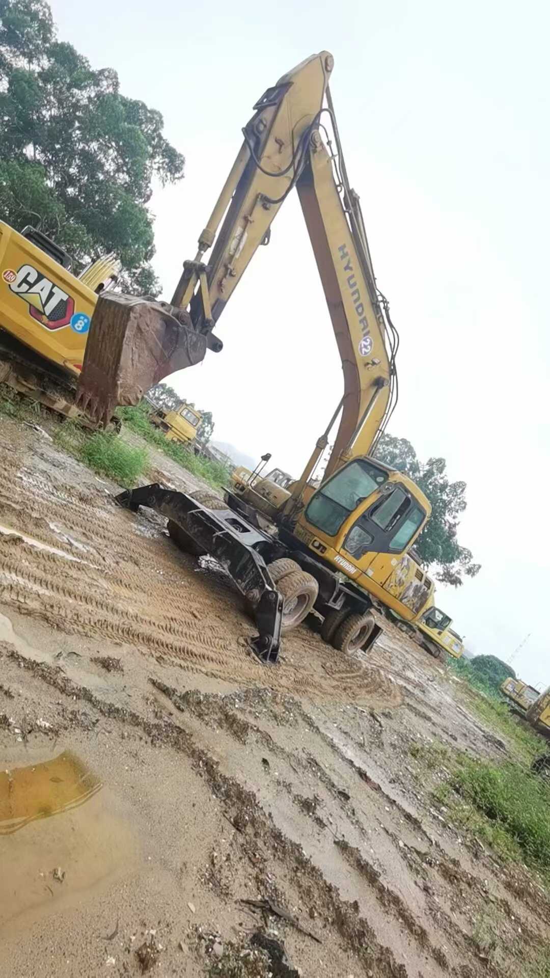 Used Hyundai 220LC Excavator 2016 Model