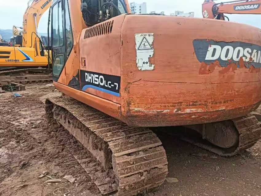 Used Doosan DX15 Excavator 2016 Model / 3