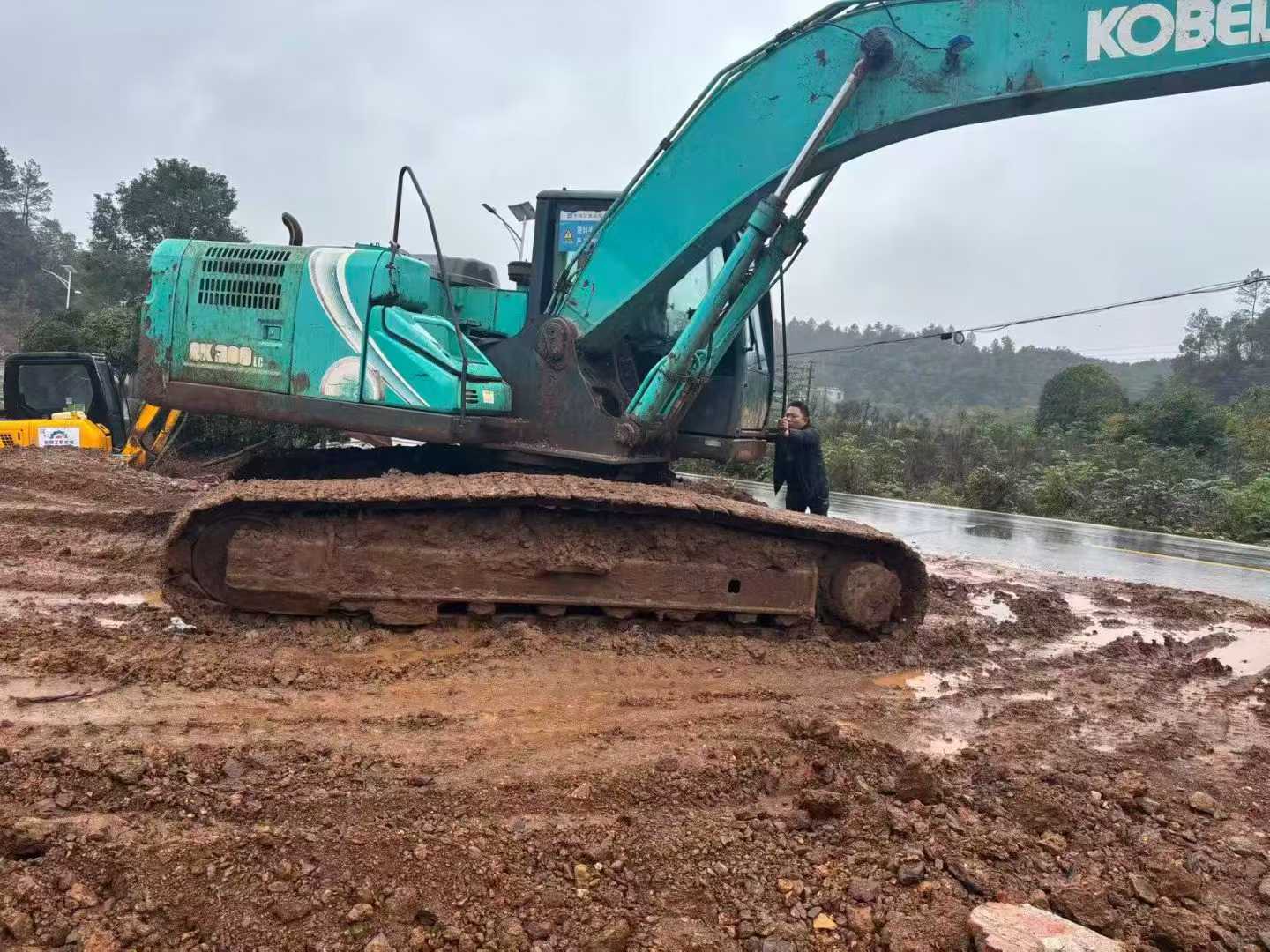 Used Kobelco SK210 Excavator 2016 Model / 2