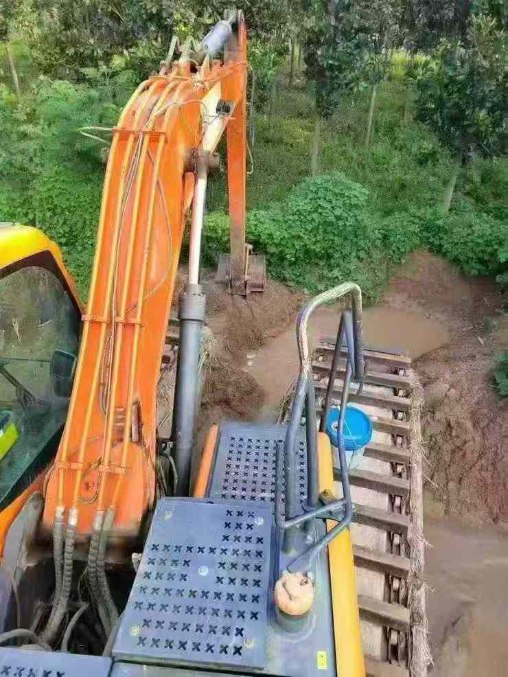 Used Doosan DX15 Excavator 2020 Model / 4