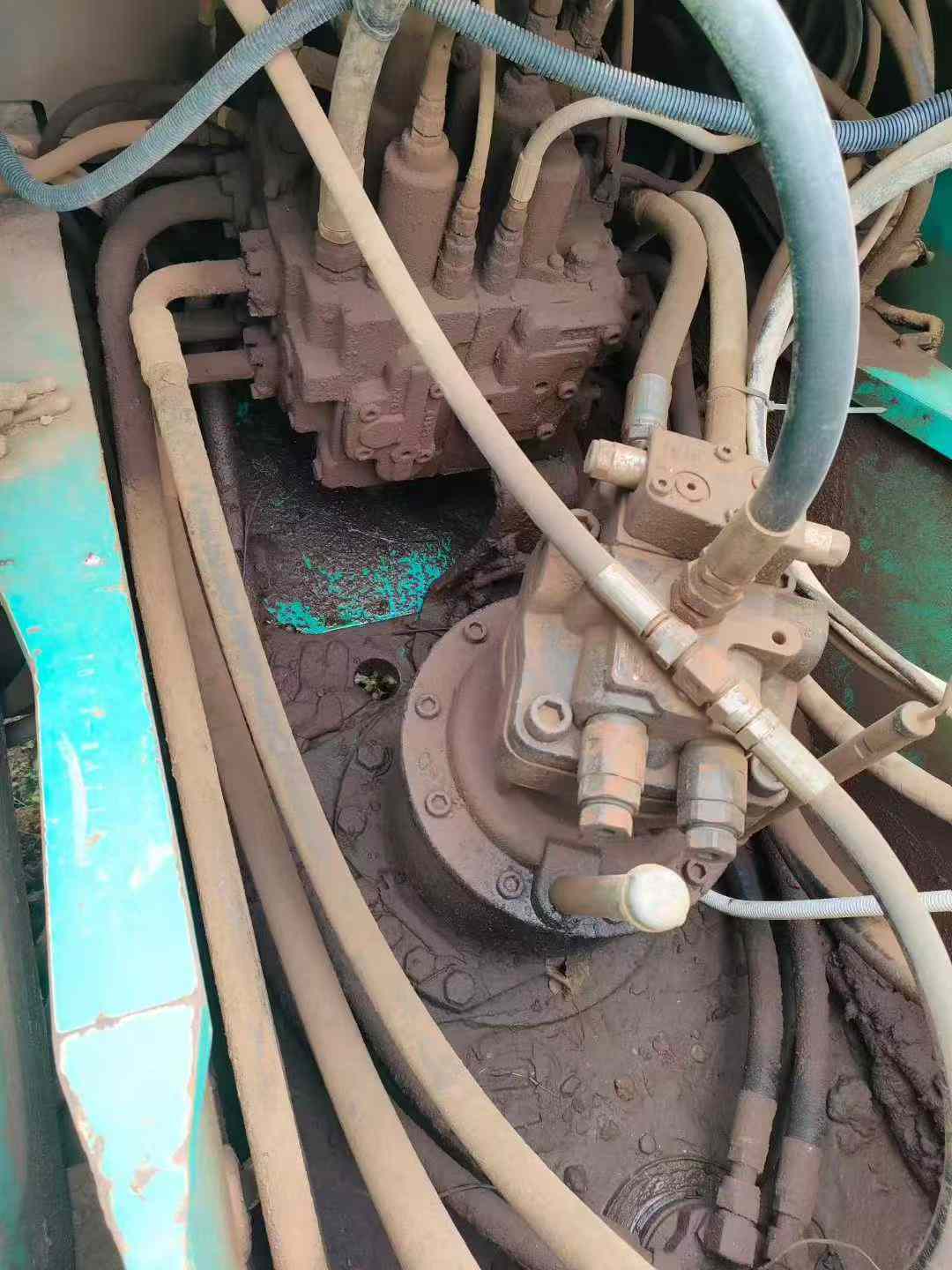 Used Kobelco SK210 Excavator 2011 Model / 2