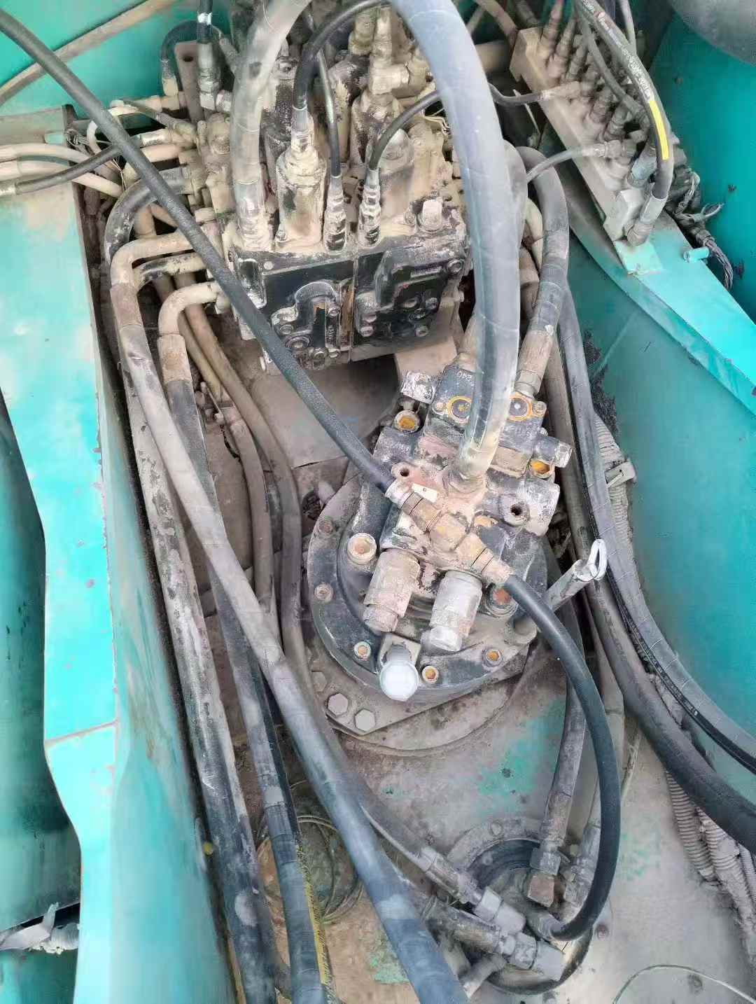 Used Kobelco SK210 Excavator 2010 Model / 6