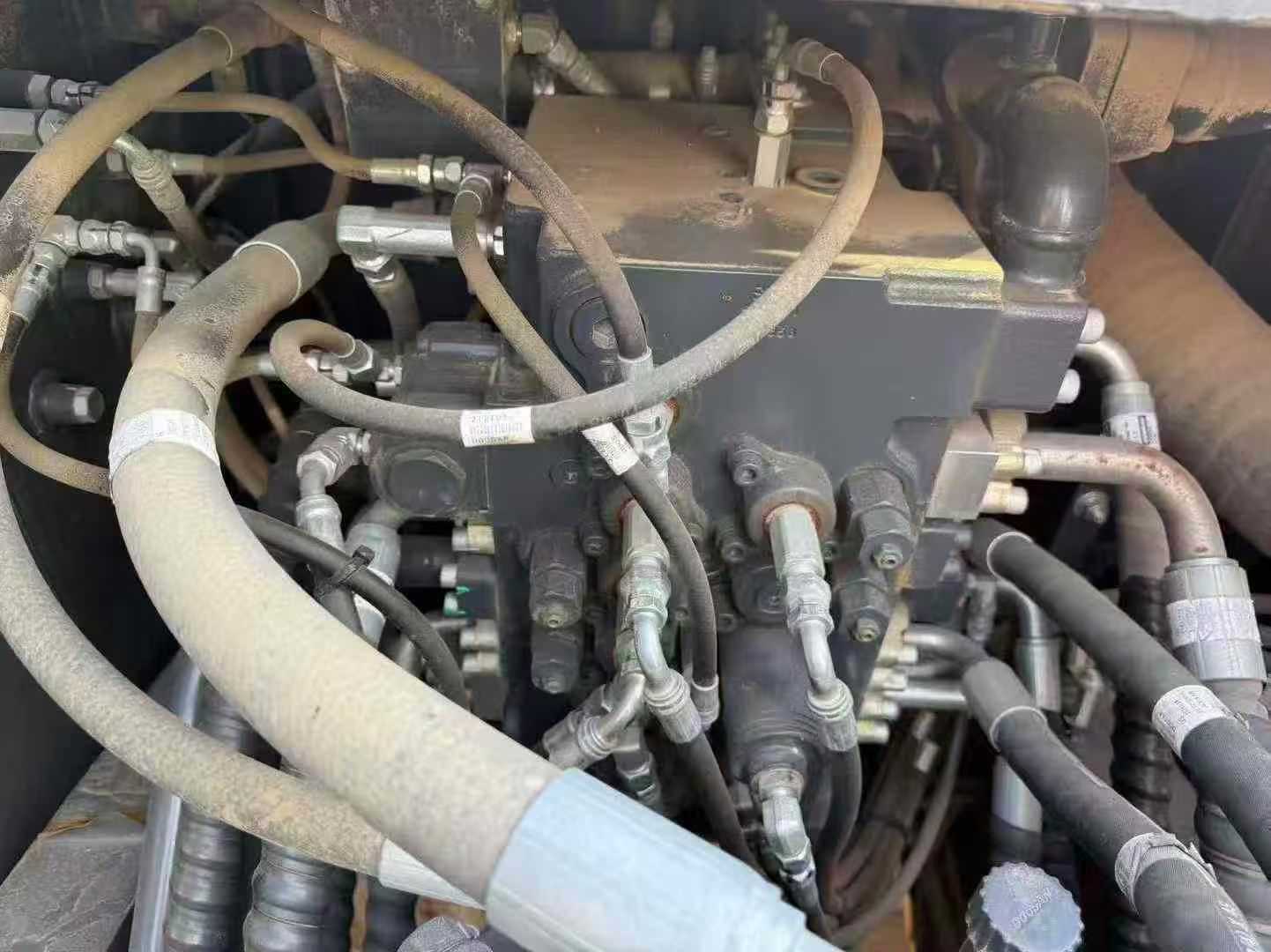 Used Doosan DH220 Excavator 2021 Model / 8