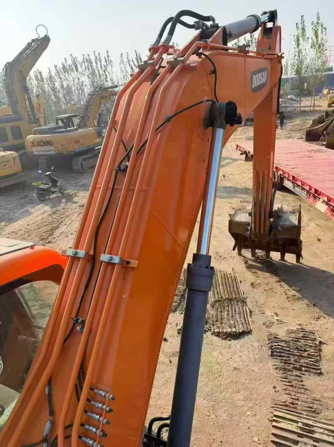 Used Doosan DH220 Excavator 2021 Model / 7