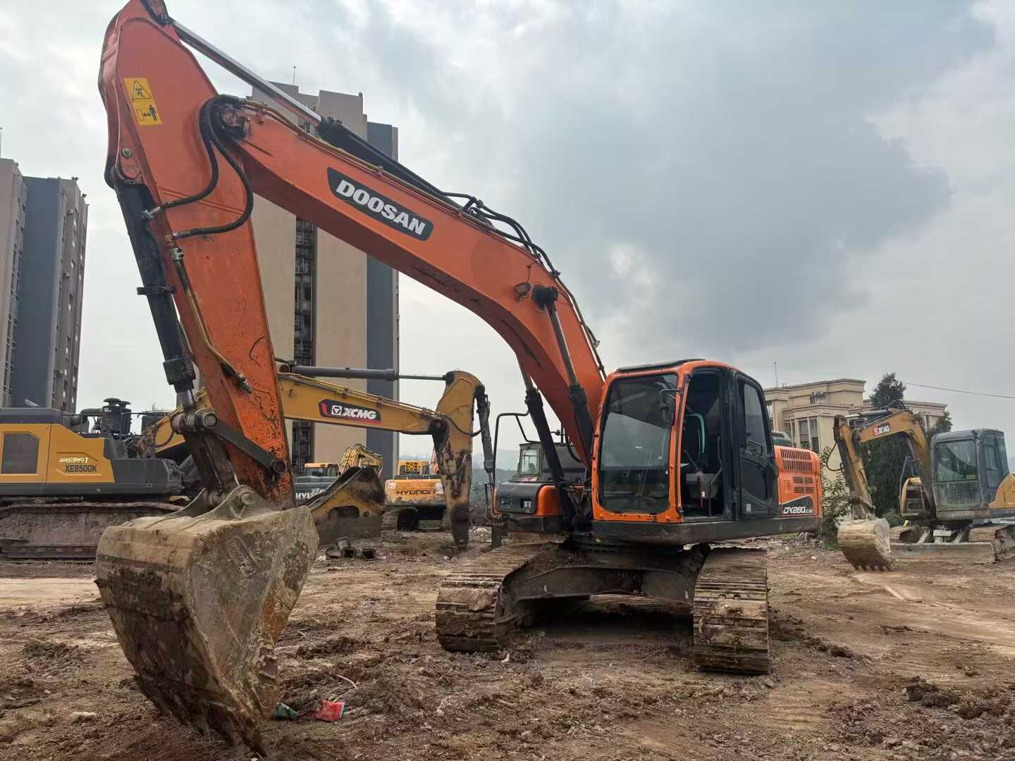 Used Doosan DH220 Excavator 2020 Model / 2