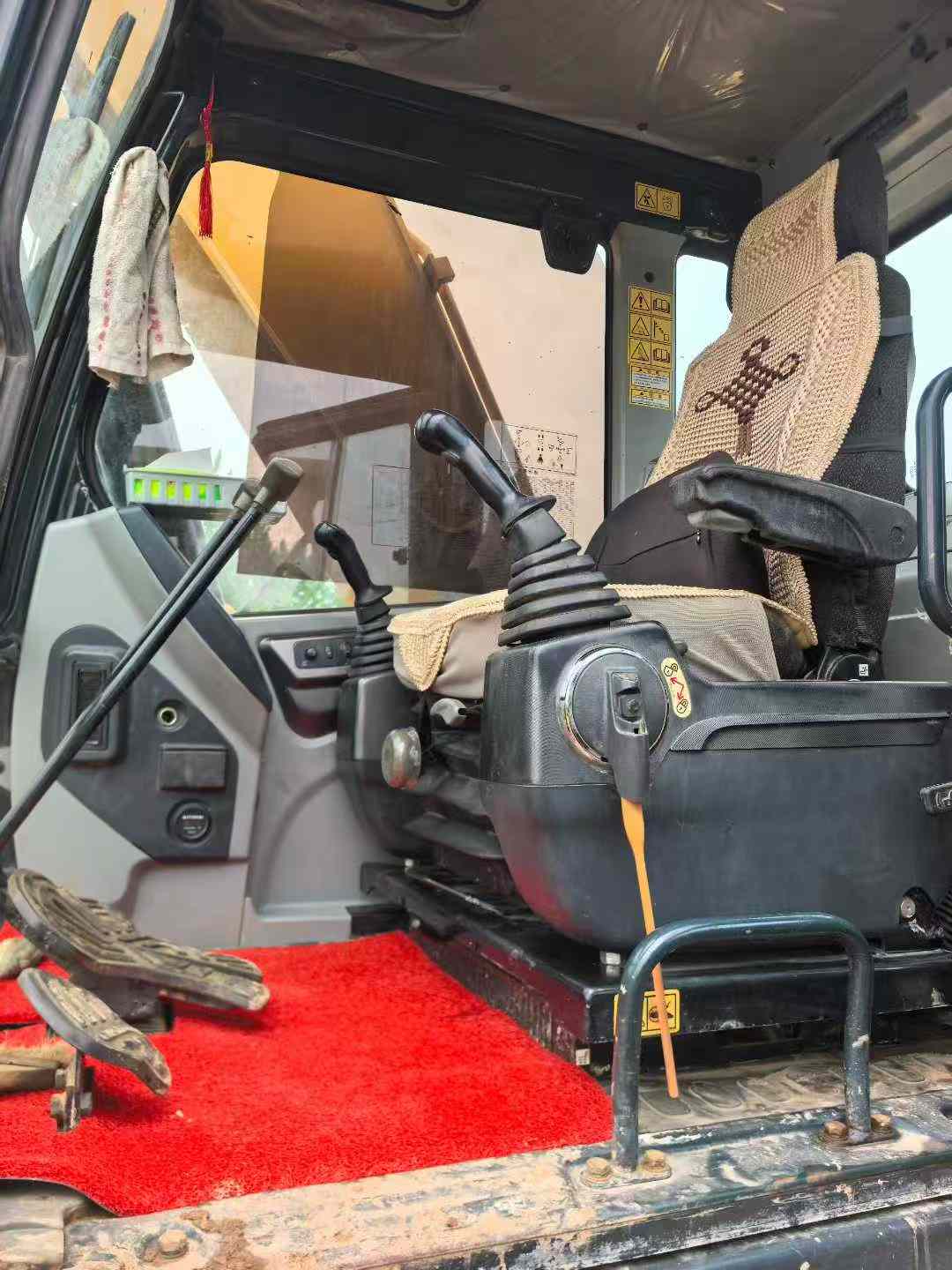 Used Hyundai R 60VS Excavator 2020 Model / 9