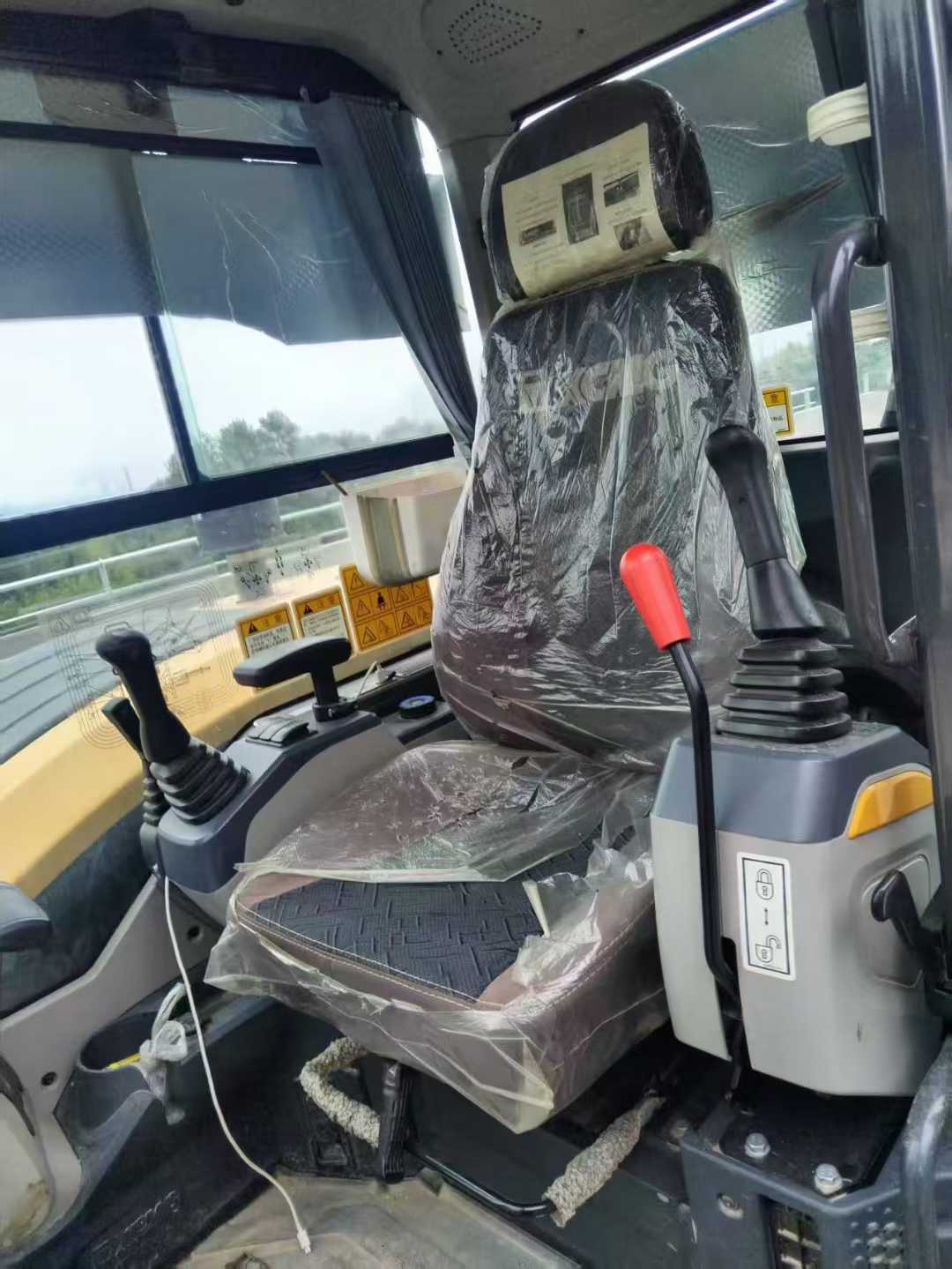 Used XCMG XE60 Excavator 2024 Model / 2